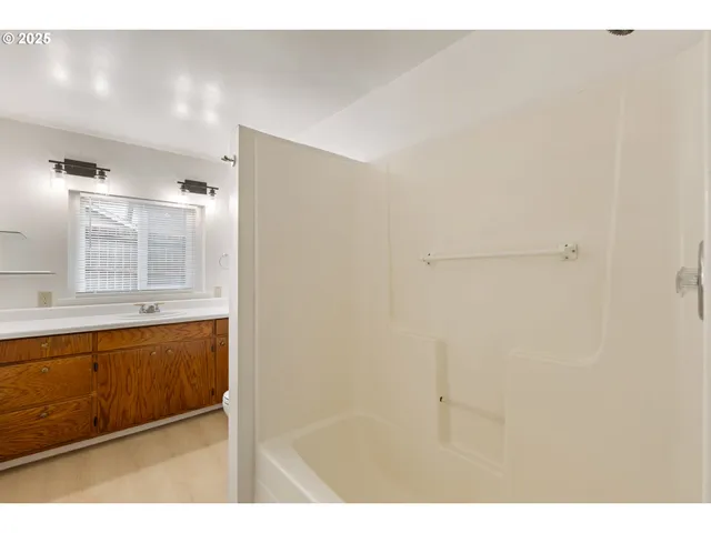 $439,000 | 2414 Brockway Road, Winston, OR 97496