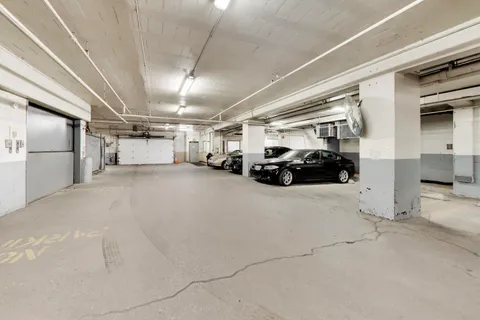 $160,000 | 253 East Delaware Place, Unit 12E, Chicago, IL 60611