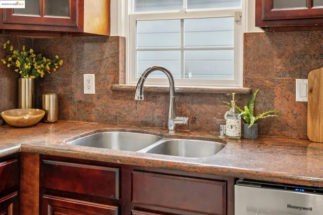 $798,000 | 3873 Coolidge Avenue, Oakland, CA 94602