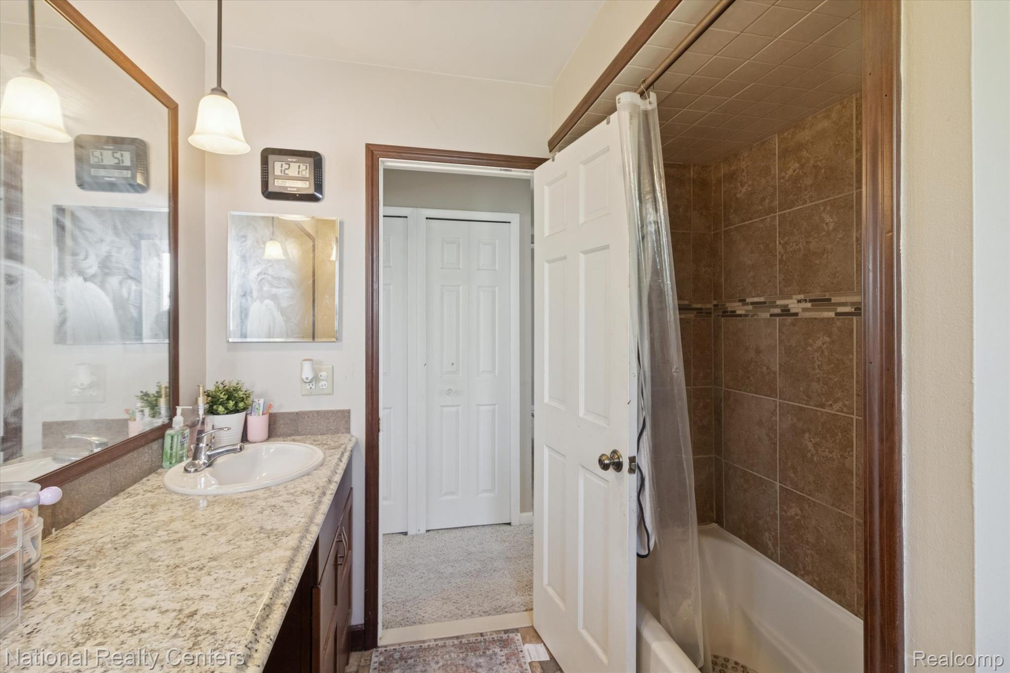 44768 Hanford Road Canton, MI 48187 - Photo 21 of 36 Full bathroom with shower / bath combo and vanity