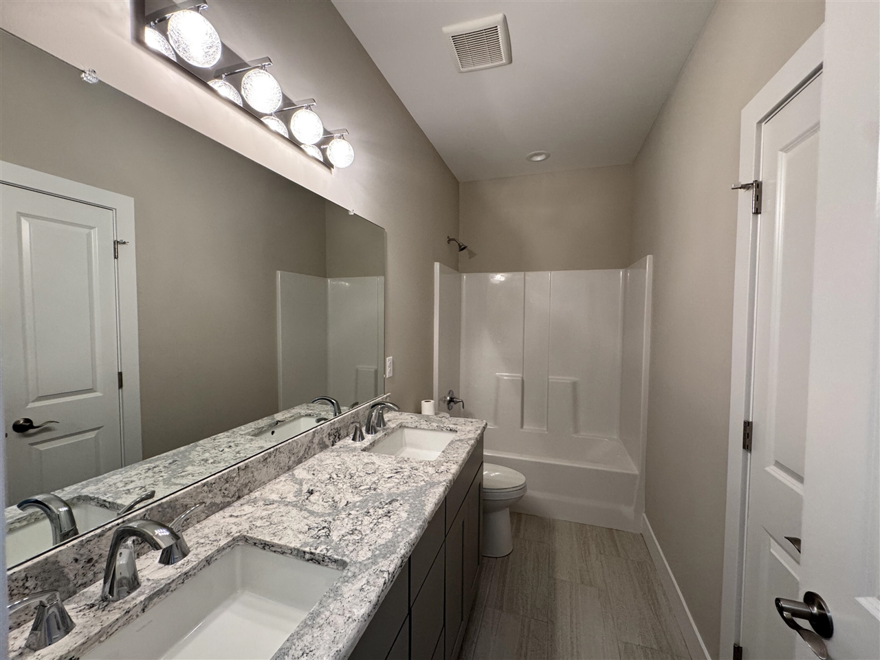 5570 Golf Club Road Howell, MI 48843 - Photo 15 of 26