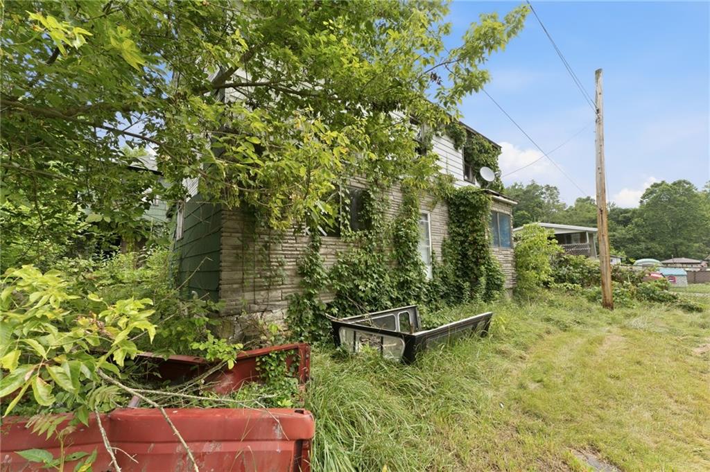 7 Short Street Smock, PA 15480 - Photo 2 of 22 Gallery Image 2