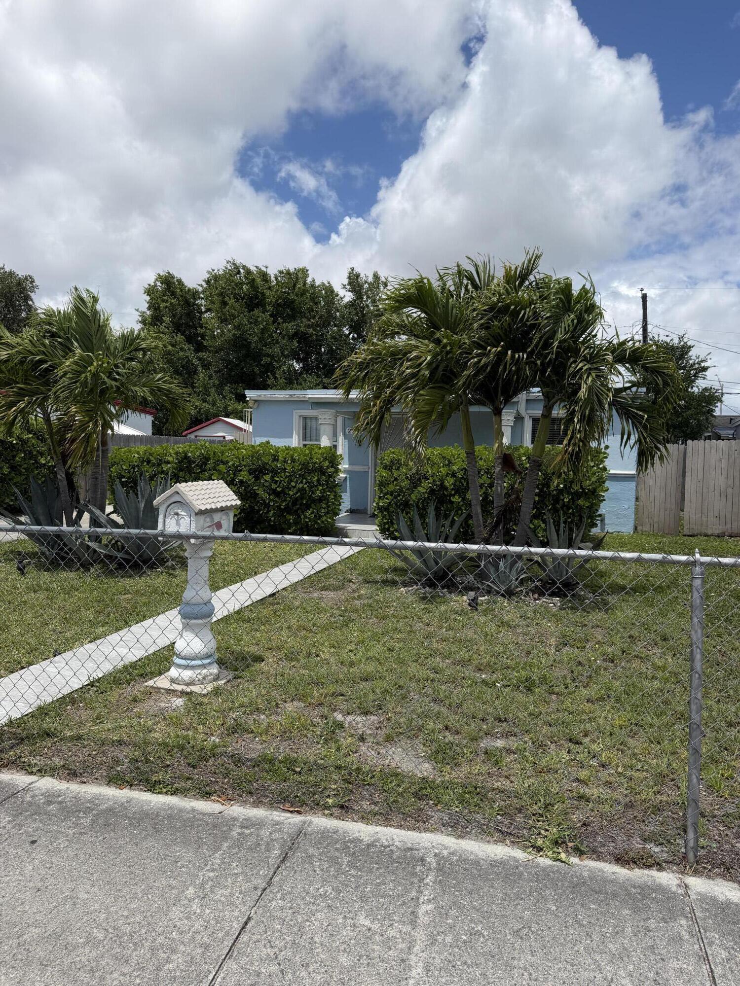 2241 Rutland Street Opa-Locka, FL 33054 - Photo 6 of 12 IMG_5120