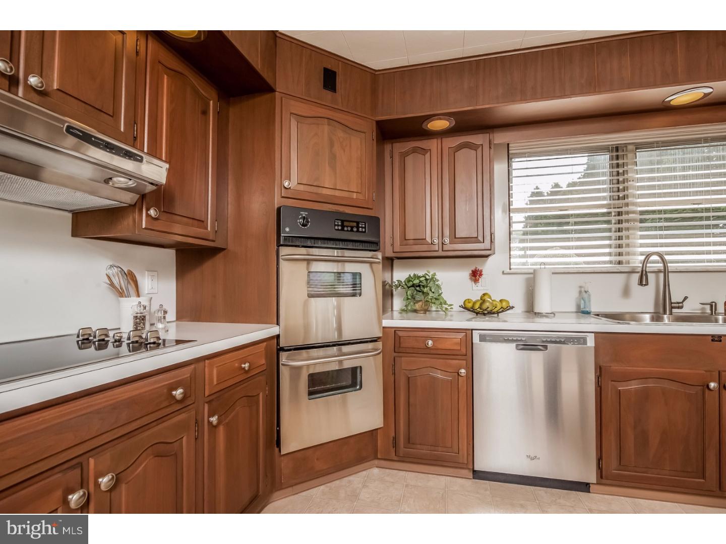 35 Glendale Road Havertown, PA 19083 - Photo 6 of 22 Gallery Image 6