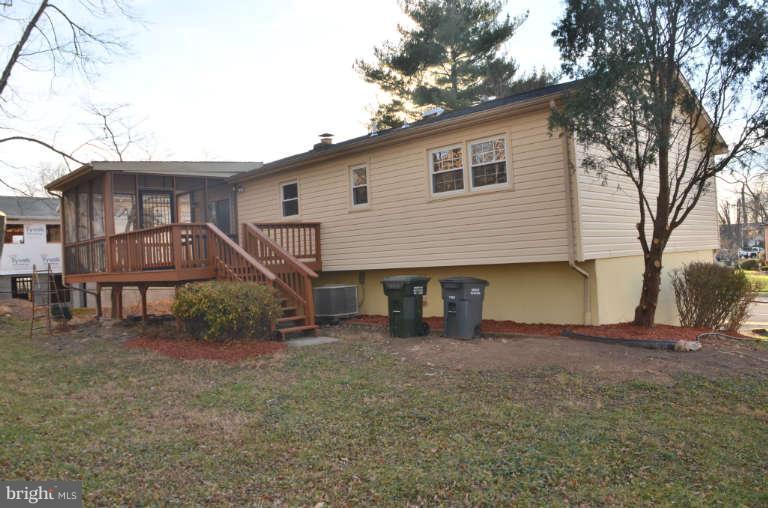 13411 Delaney Road Woodbridge, VA 22193 - Photo 3 of 30 Exterior (Rear)