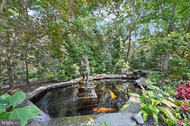 $1,845,000 | 12 Cove Road, Moorestown, NJ 08057