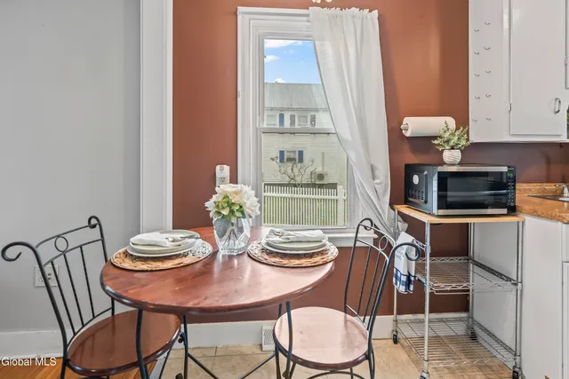 $214,900 | 20 Fairview Avenue, Nassau, NY 12123