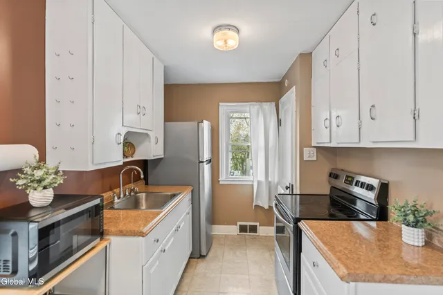 $214,900 | 20 Fairview Avenue, Nassau, NY 12123