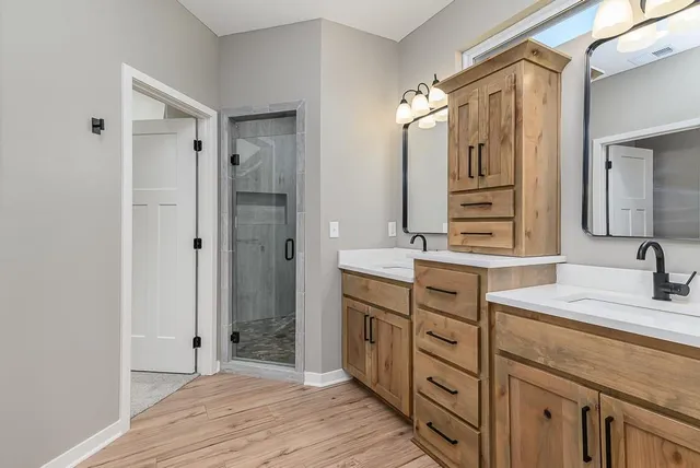 $389,950 | 932 North Cottonwood Terrace, Tonganoxie, KS 66086