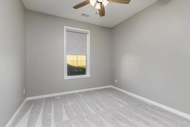 $389,950 | 932 North Cottonwood Terrace, Tonganoxie, KS 66086