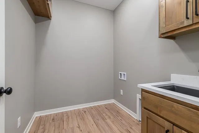 $389,950 | 932 North Cottonwood Terrace, Tonganoxie, KS 66086