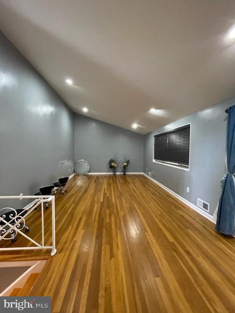 11211 Bybee Street Silver Spring, MD 20902 - Photo 10 of 21 Living room 1