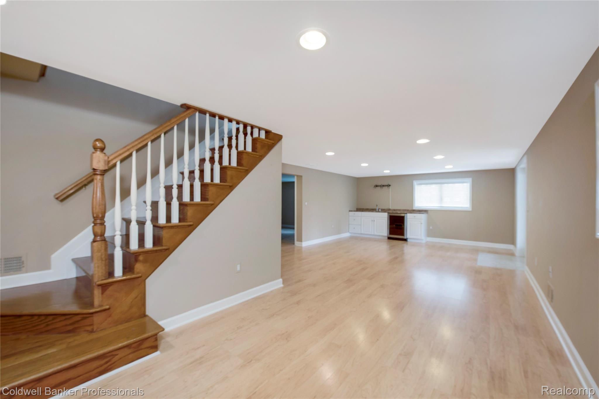 408 Romeo Road Rochester, MI 48307 - Photo 22 of 34 Beautiful lower walkout!