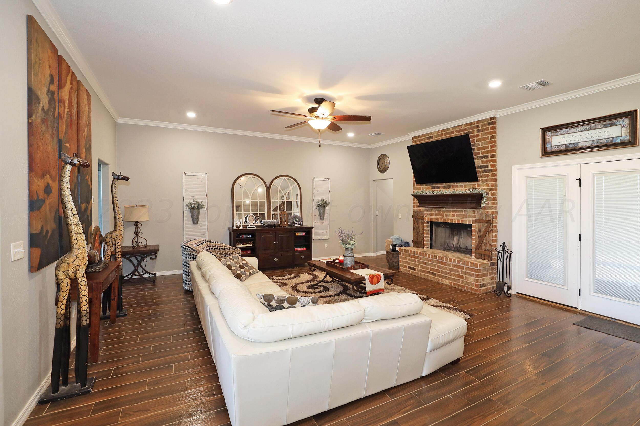 18501 Willow Way Road Amarillo, TX 79124 - Photo 3 of 30 Living Area