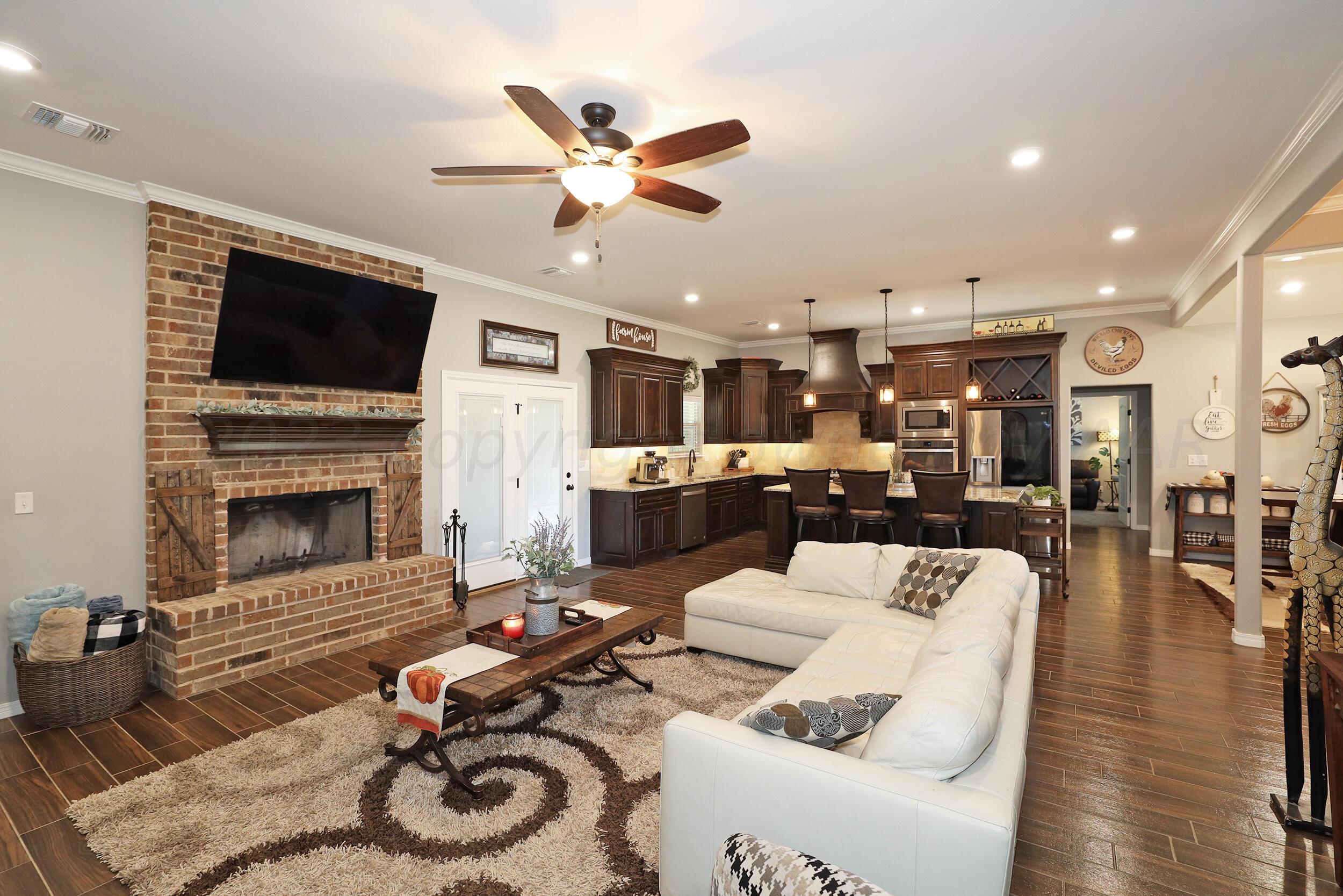 18501 Willow Way Road Amarillo, TX 79124 - Photo 4 of 30 Living Area2