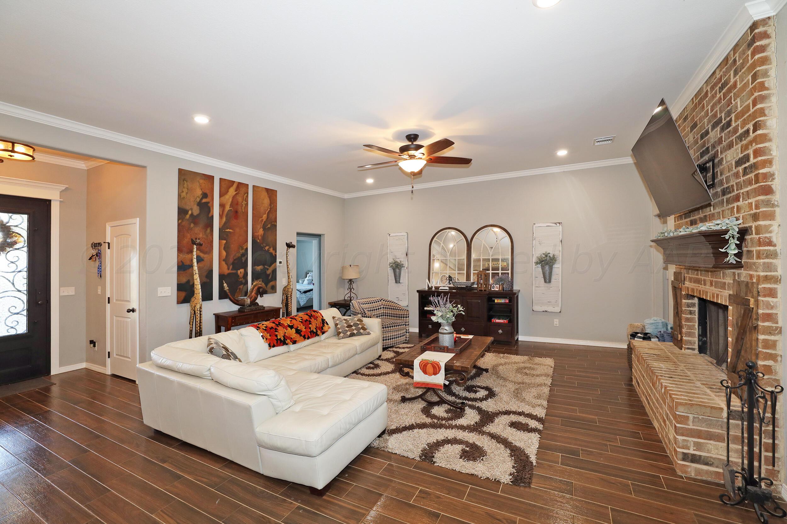 18501 Willow Way Road Amarillo, TX 79124 - Photo 5 of 30 Living Area3