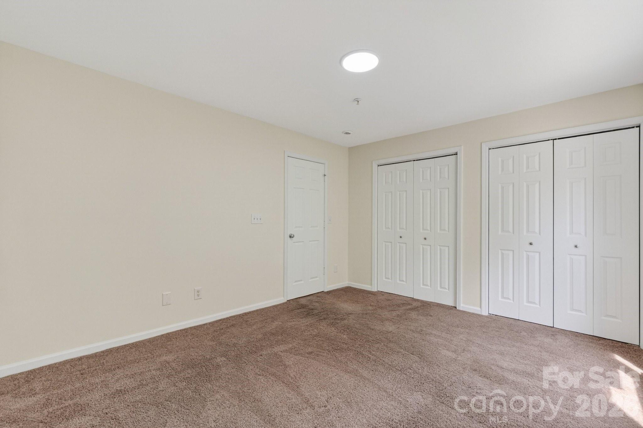 639 Raphael Place Charlotte, NC 28205 - Photo 20 of 36 a view of an empty room