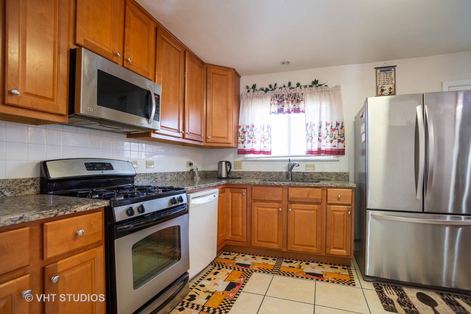 8818 Dee Road Des Plaines, IL 60016 - Photo 3 of 10