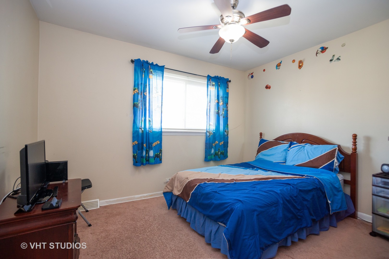 8818 Dee Road Des Plaines, IL 60016 - Photo 7 of 10