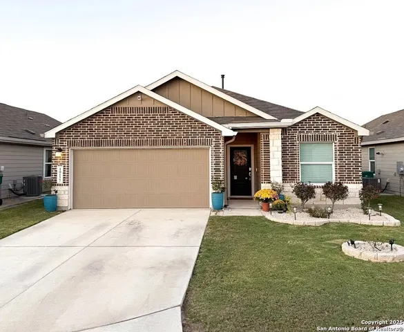 $1,995 | 10127 Helios Heights, Converse, TX 78109