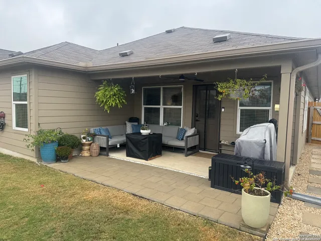 $1,995 | 10127 Helios Heights, Converse, TX 78109