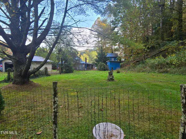 $275,000 | 123 McMahan Gibbs Road, Roan Mountain, TN 37687