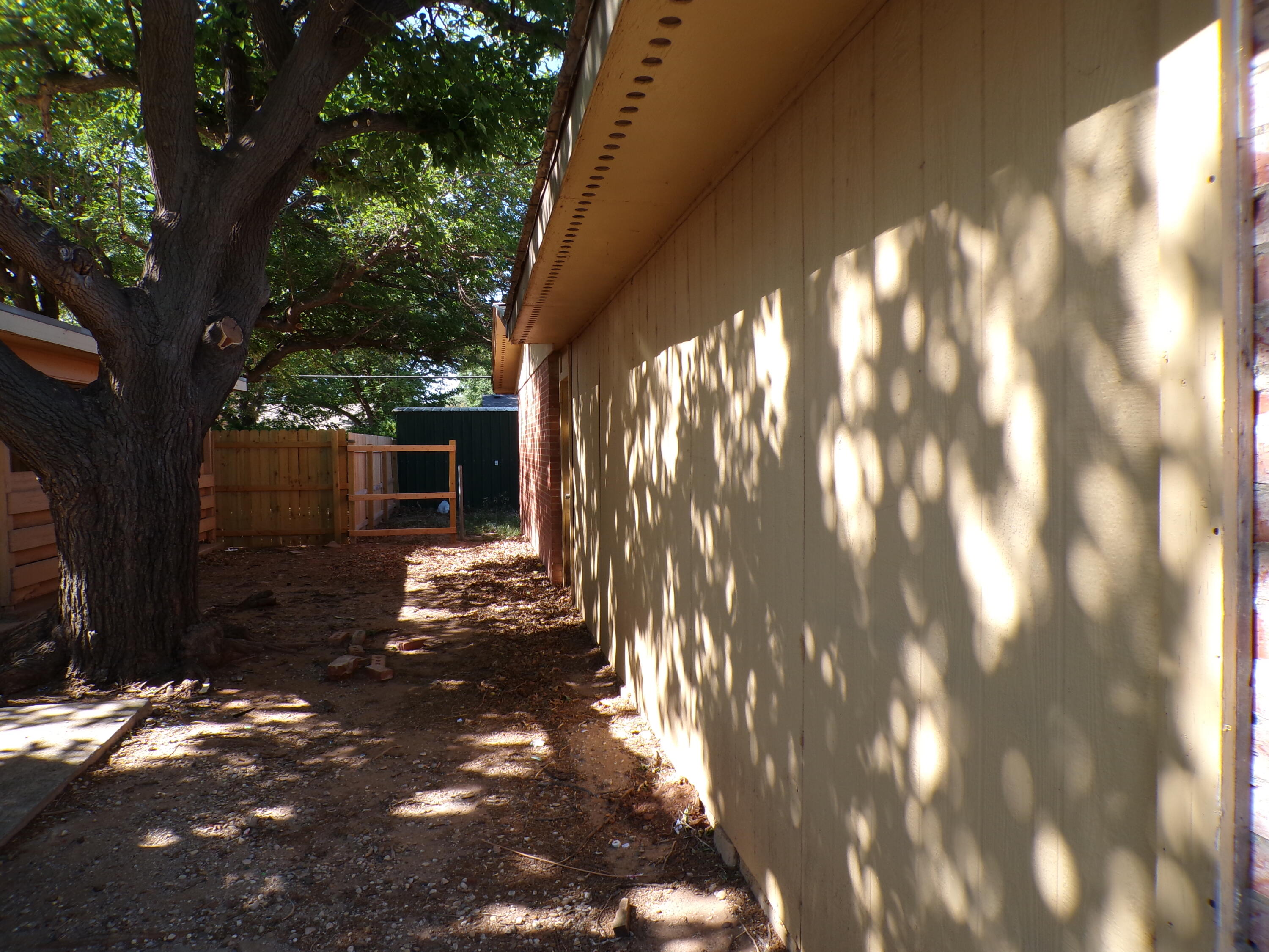 2829 66th Street Lubbock, TX 79413 - Photo 27 of 34 100_0160