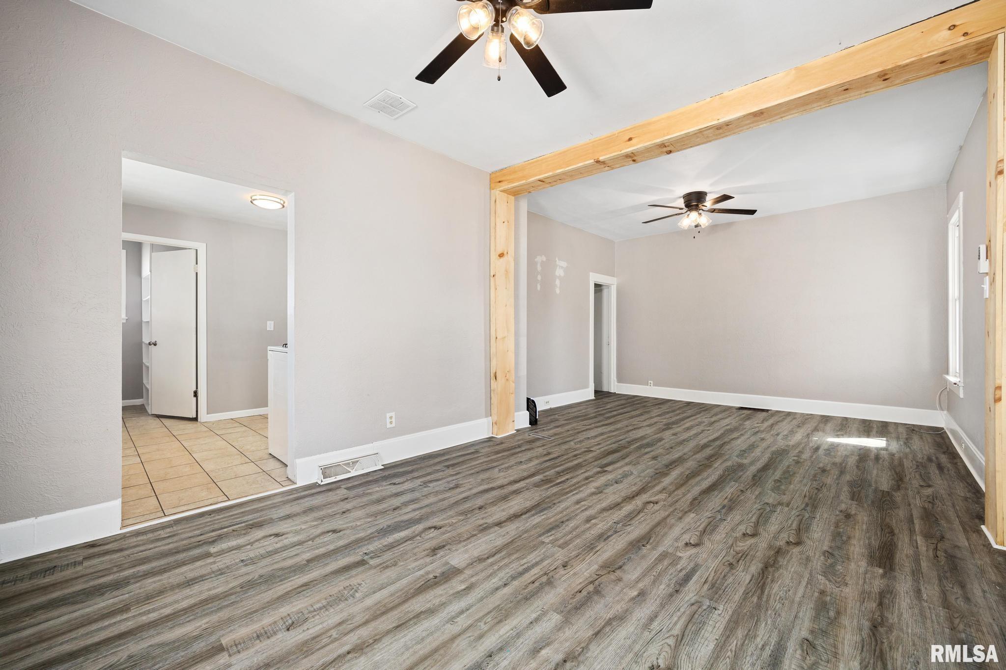 425 Herman Street Pekin, IL 61554 - Photo 4 of 13