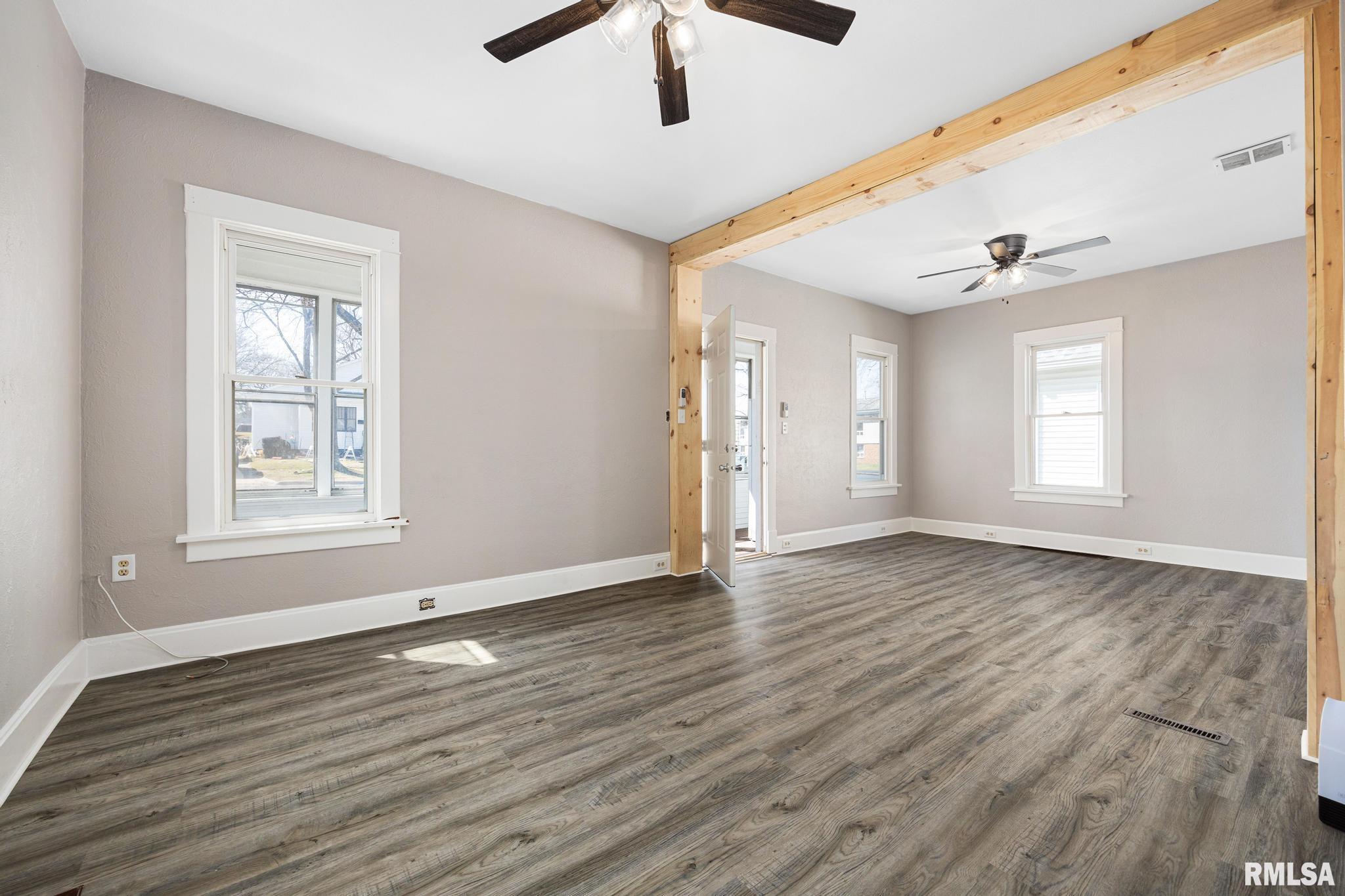 425 Herman Street Pekin, IL 61554 - Photo 5 of 13