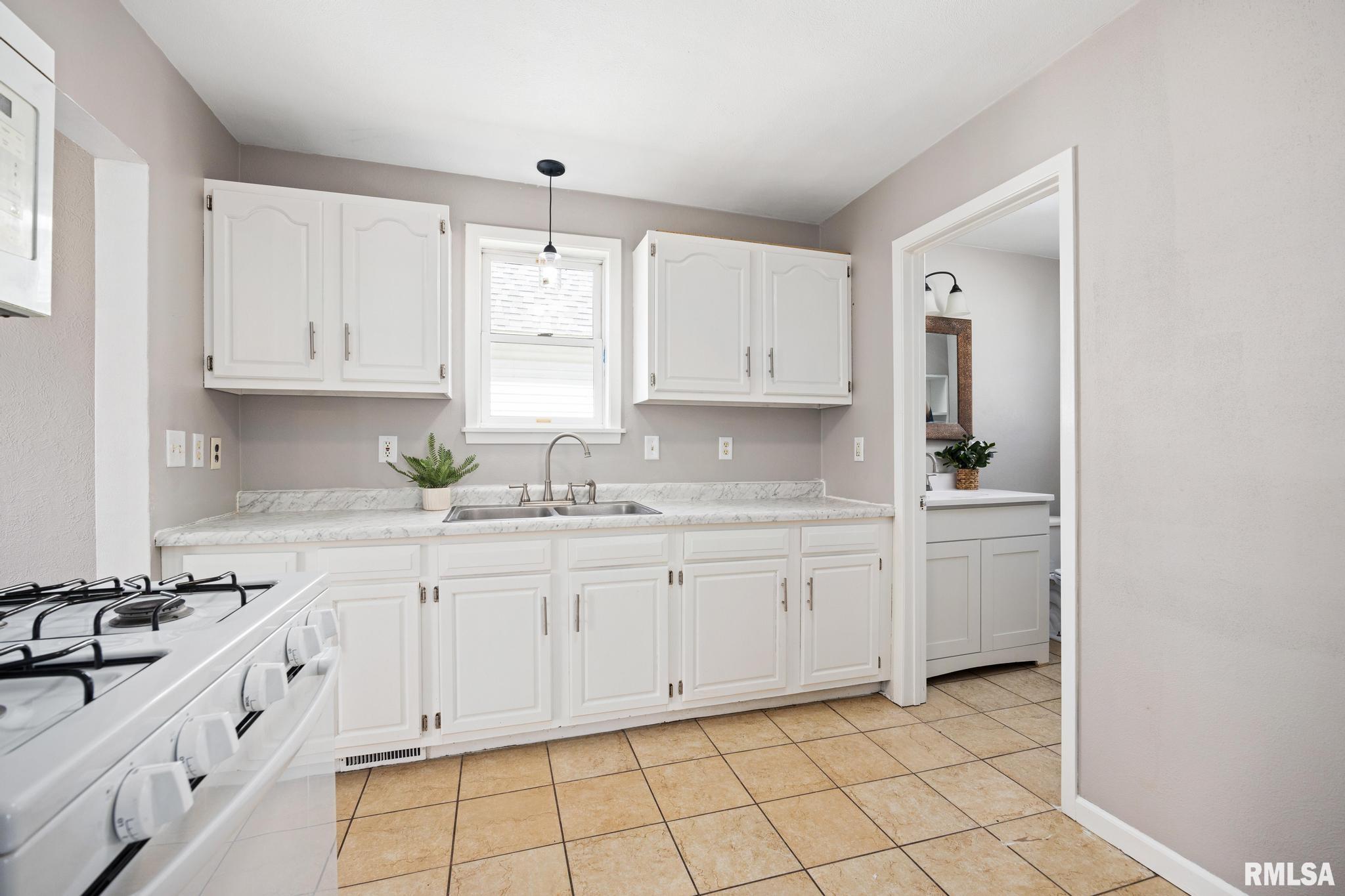 425 Herman Street Pekin, IL 61554 - Photo 7 of 13