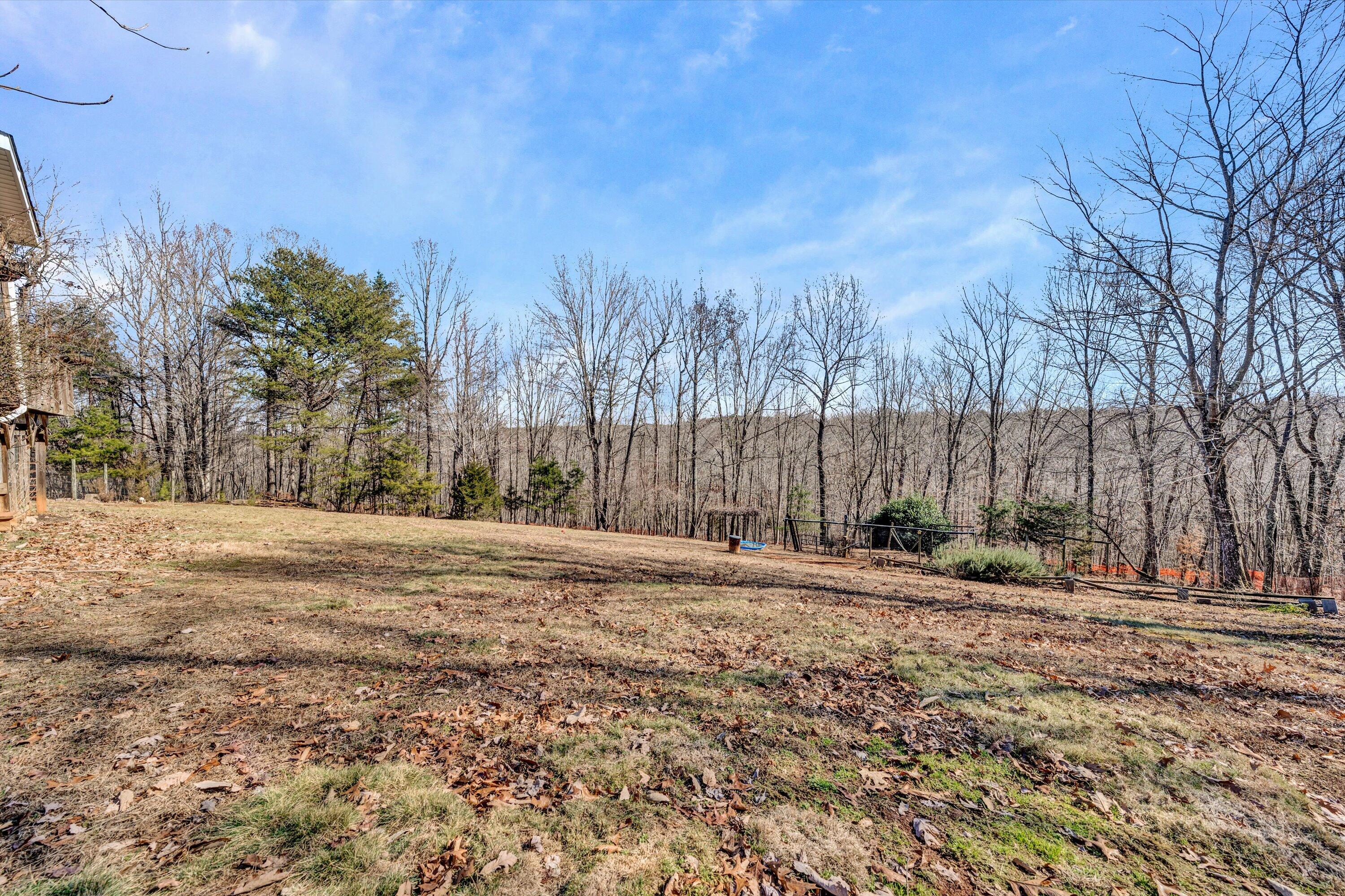 1135 Peaceful Ridge Road Huddleston, VA 24104 - Photo 26 of 32 26-020120240077