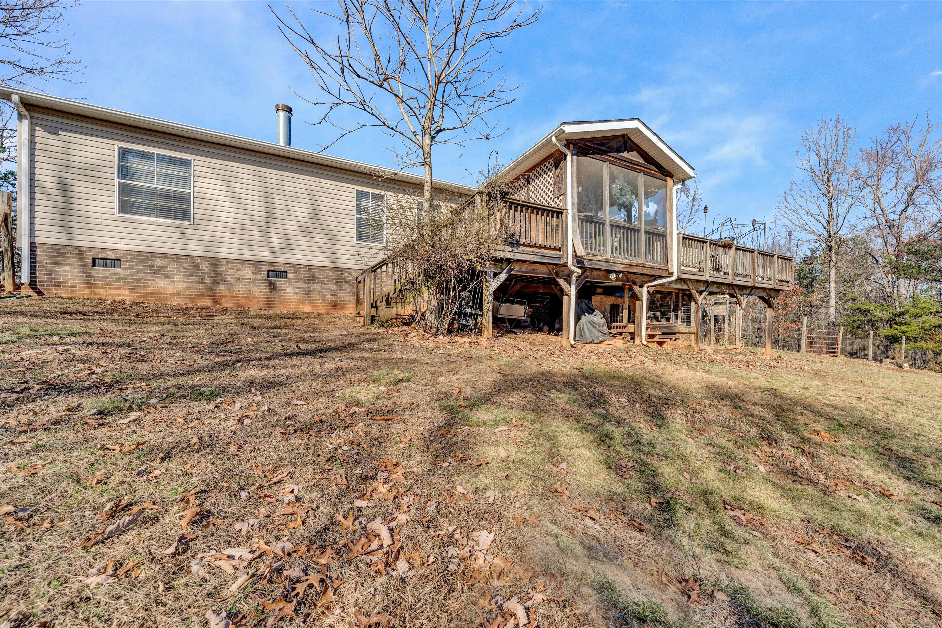 1135 Peaceful Ridge Road Huddleston, VA 24104 - Photo 27 of 32 27-020120240078