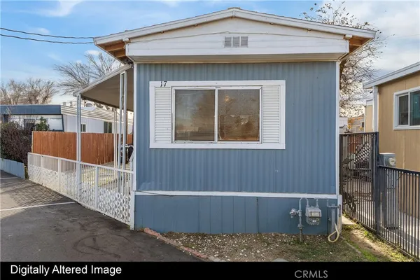 a outdoor view of house