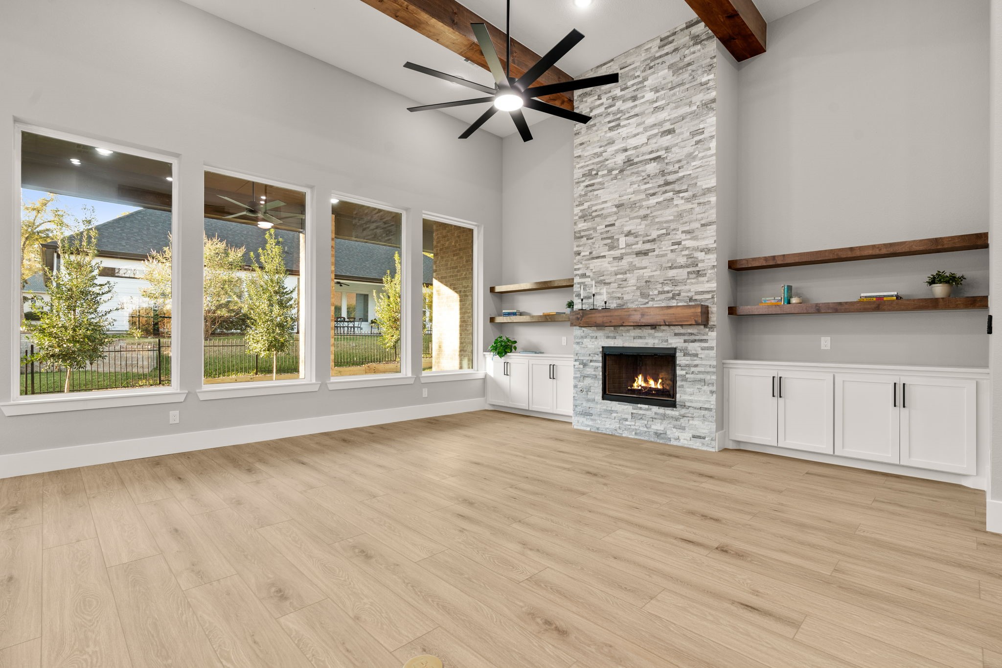 202 Victoria Court Montgomery, TX 77356 - Photo 10 of 42