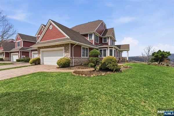 $729,900 | 19 Rockhall Court, Hamburg, NJ 07419