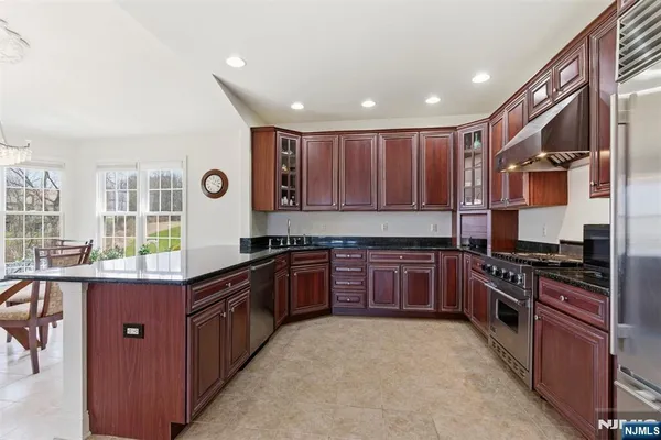 $729,900 | 19 Rockhall Court, Hamburg, NJ 07419