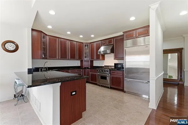 $729,900 | 19 Rockhall Court, Hamburg, NJ 07419