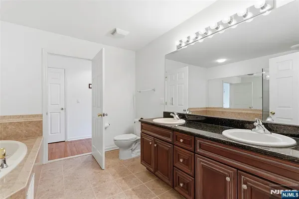 $729,900 | 19 Rockhall Court, Hamburg, NJ 07419