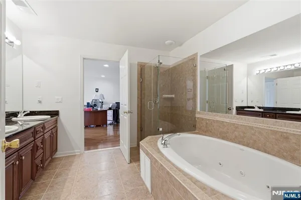 $729,900 | 19 Rockhall Court, Hamburg, NJ 07419