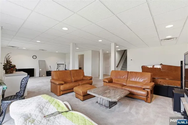 $729,900 | 19 Rockhall Court, Hamburg, NJ 07419