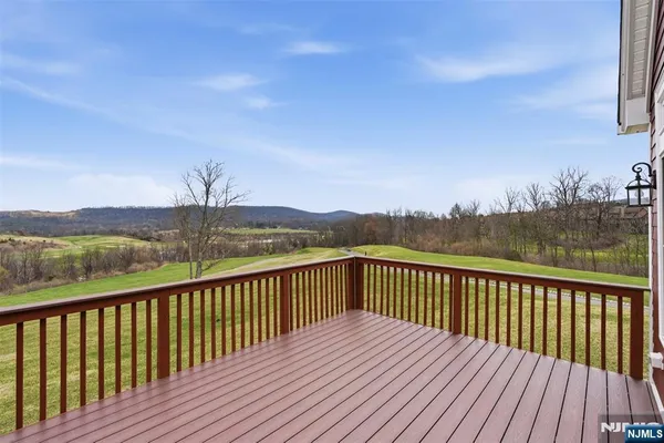 $729,900 | 19 Rockhall Court, Hamburg, NJ 07419