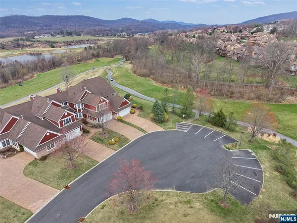 $729,900 | 19 Rockhall Court, Hamburg, NJ 07419