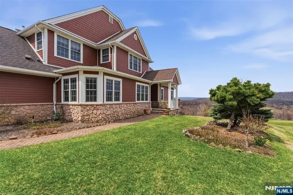 $729,900 | 19 Rockhall Court, Hamburg, NJ 07419