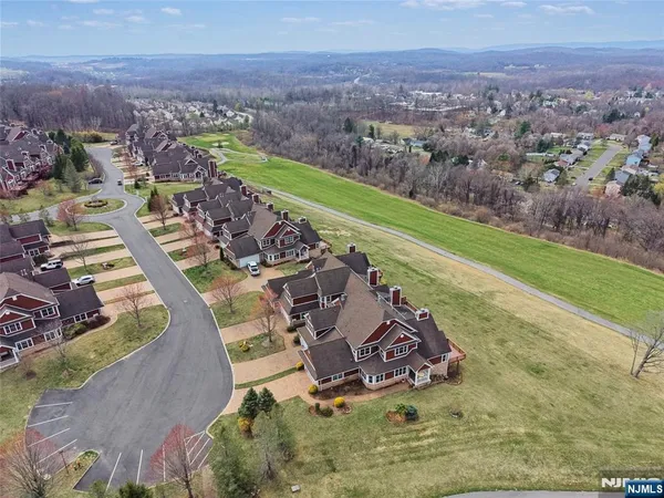 $729,900 | 19 Rockhall Court, Hamburg, NJ 07419