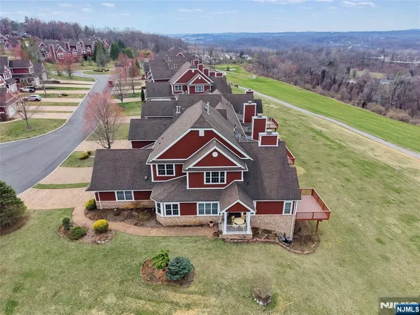 $729,900 | 19 Rockhall Court, Hamburg, NJ 07419