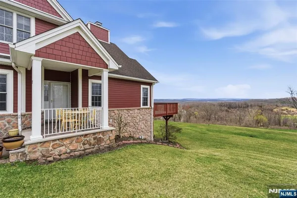 $729,900 | 19 Rockhall Court, Hamburg, NJ 07419