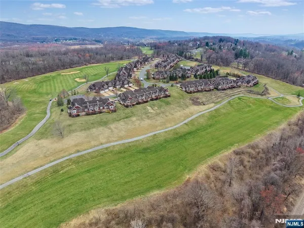 $729,900 | 19 Rockhall Court, Hamburg, NJ 07419