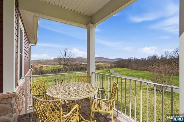 $729,900 | 19 Rockhall Court, Hamburg, NJ 07419