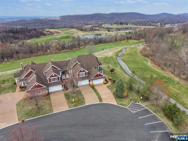 $729,900 | 19 Rockhall Court, Hamburg, NJ 07419