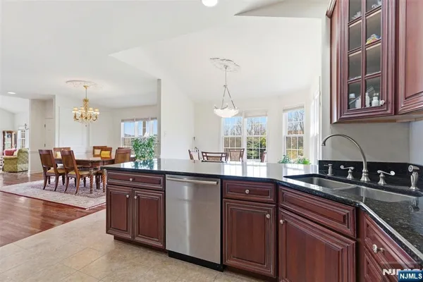 $729,900 | 19 Rockhall Court, Hamburg, NJ 07419